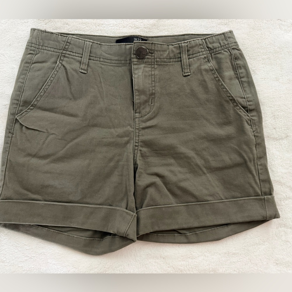 Classic Olive Roll-Cuff Women’s Shorts